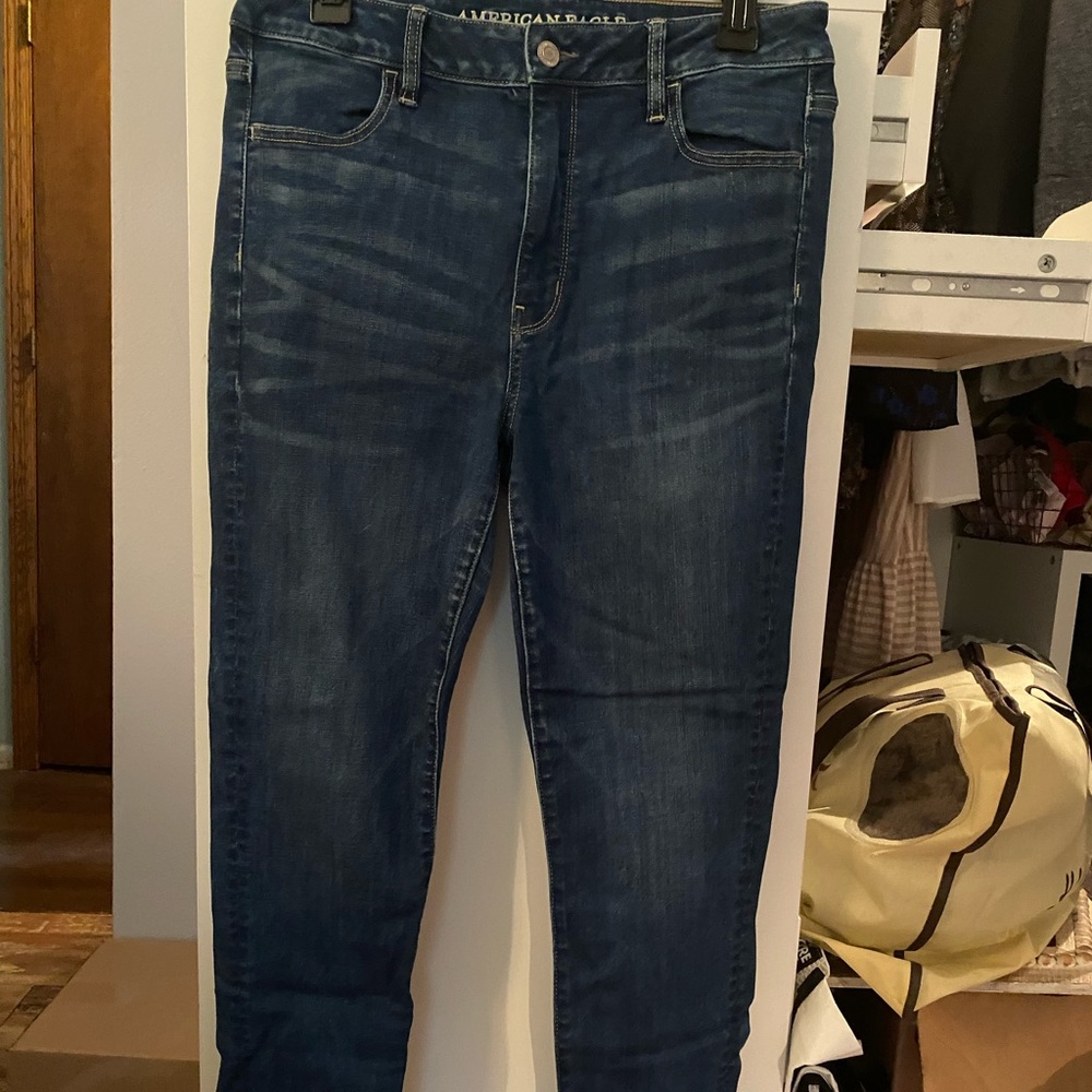 American Eagle Super Hi-Rise Jeans